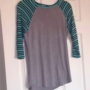 LuLaRoe Randy shirt size S